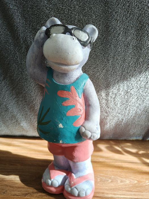 Figurki gipsowe.