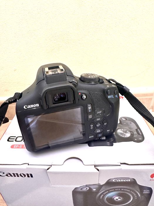Canon EOS 2000D + Lente 18-55 IS II | Como Nova | Completa