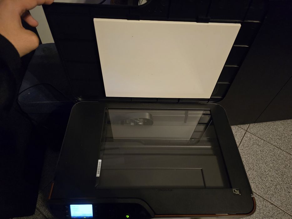 HP Deskjet 3520 e-All-in-One. Impressora HP preto