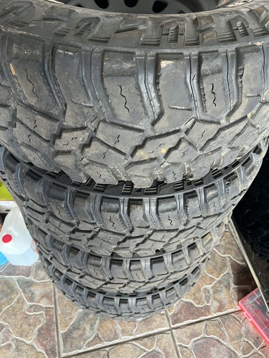 Conjunto Jantes e Pneus 32x11,5 r15