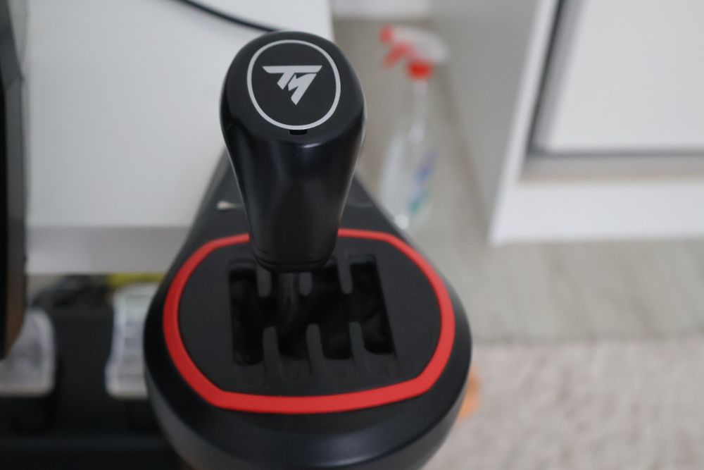 Pack Sim Racing: Thrustmaster TS-XW + Volante Ferrari + TM Open Wheel + Shifter TH8S + Pedais + Suporte Oferta