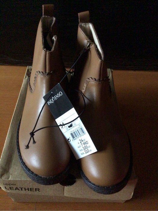 botas em pele tamanho 34 NOVAS