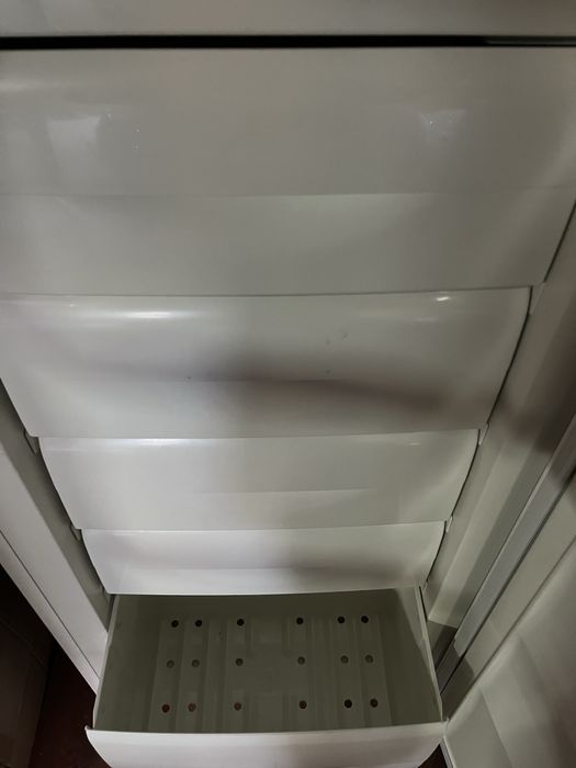 Продам морозилку Ardo