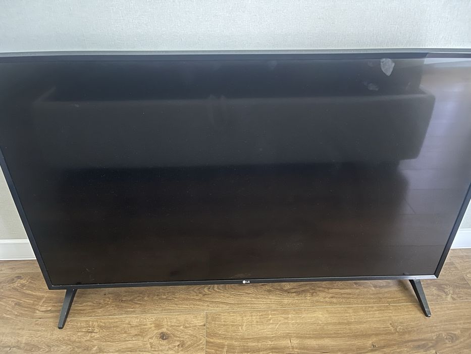 Телевізор LG 49LJ594V-ZA smart-tv