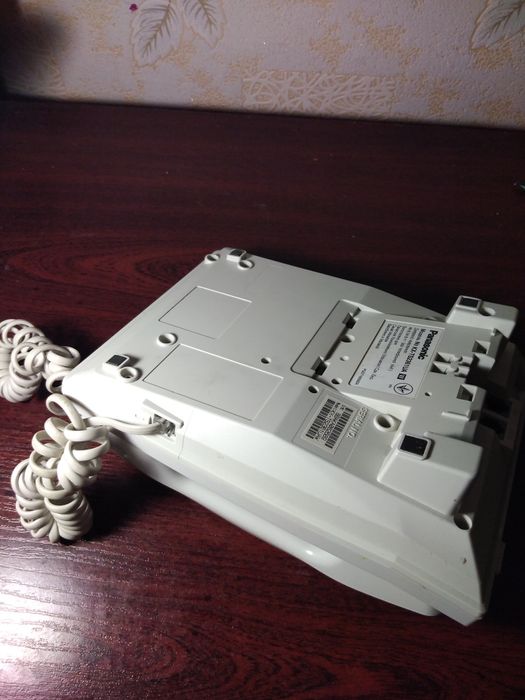 Телефон старий працюючий