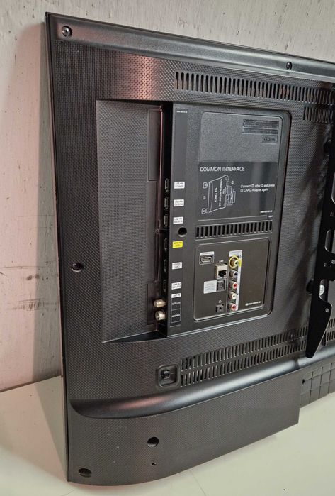 SMART телевізор Samsung UE40J6350 40дюйм/101см LCD LED Full HD