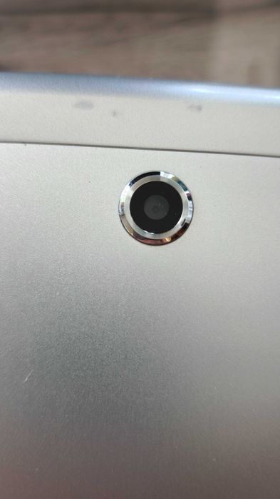 Планшет  acer iconia tab 8