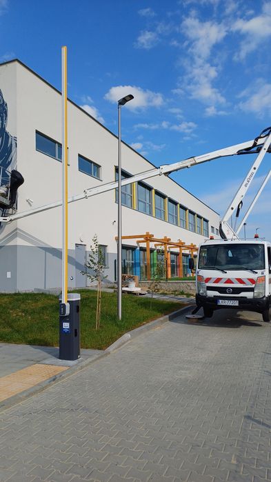 Podnośnik koszowy zwyżka 21 wycinka drzew  rębak