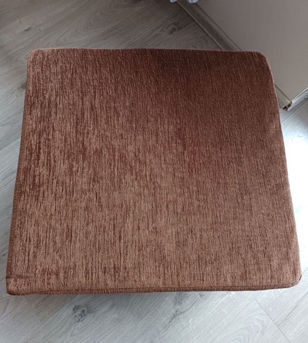 Brązowa pufa 57x62