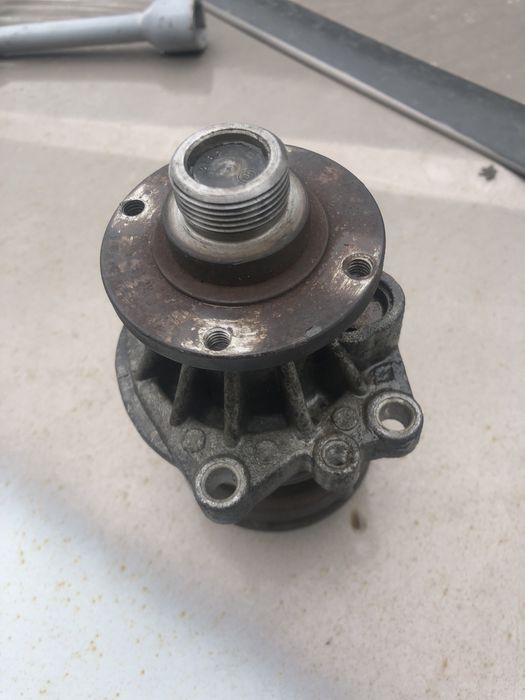 Помпа охолодження м50 м52 е34