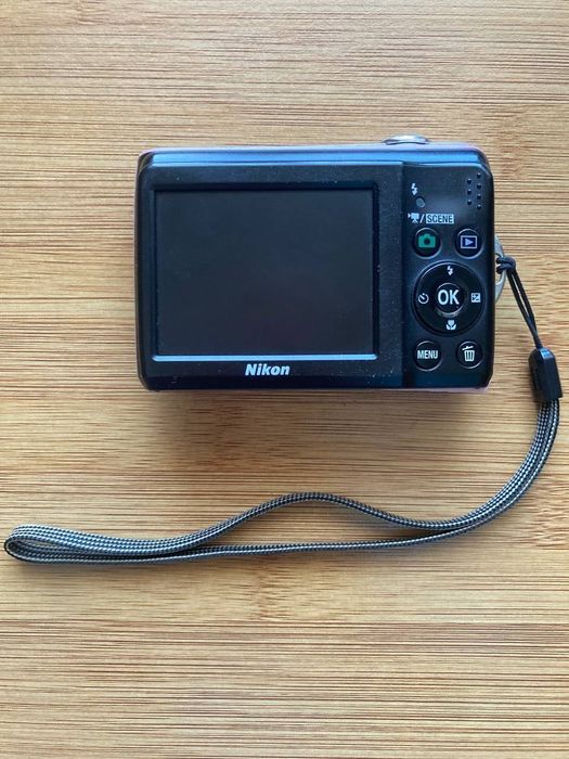 Фотоапарат Nikon Coolpix L21, Ремонт або на запчастини