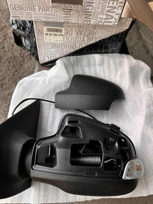 Зеркало левое (водительское) рено логан 2