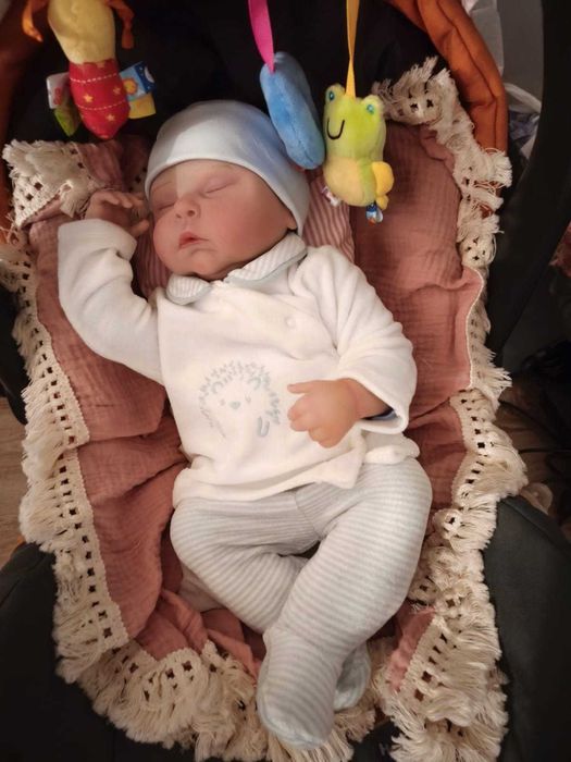 Boneco Menino muito bonito