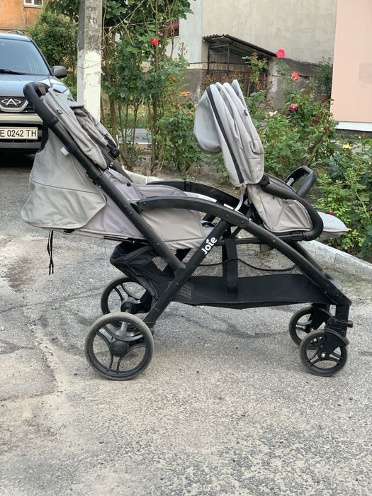 Коляска для погодок, прогулочная каляска для двойнят
