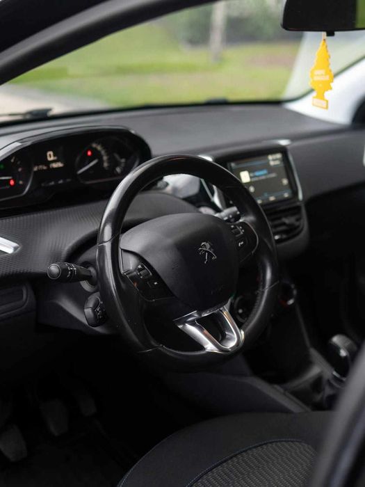PEUGEOT 208 1.6 HDI STYLE