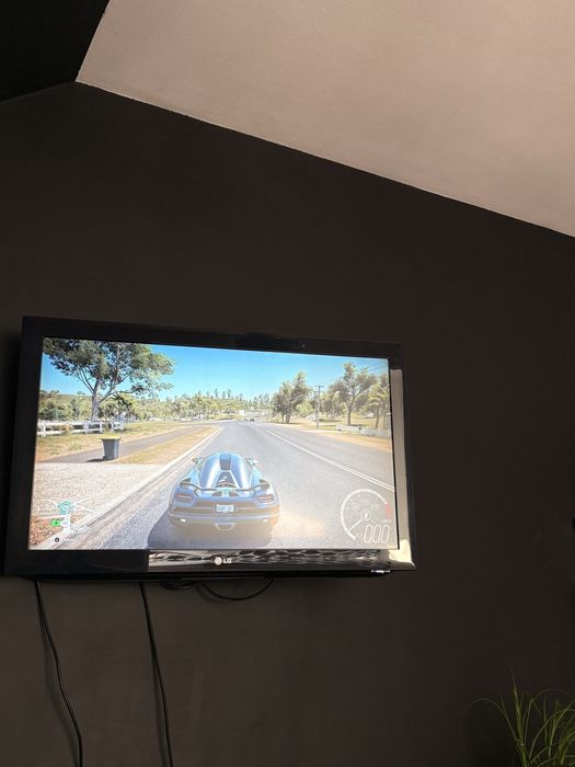 Konsola Xbox One X , pad + 3 gry