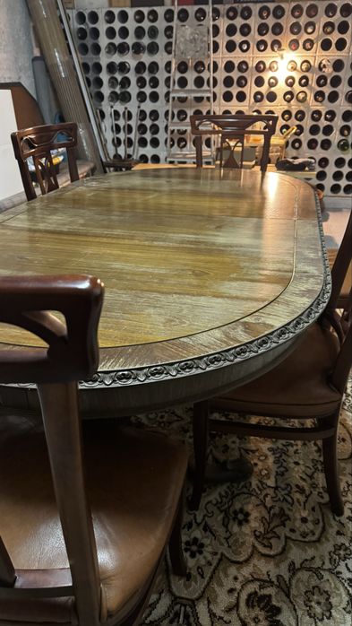 Mesa extensivel com 6 cadeiras