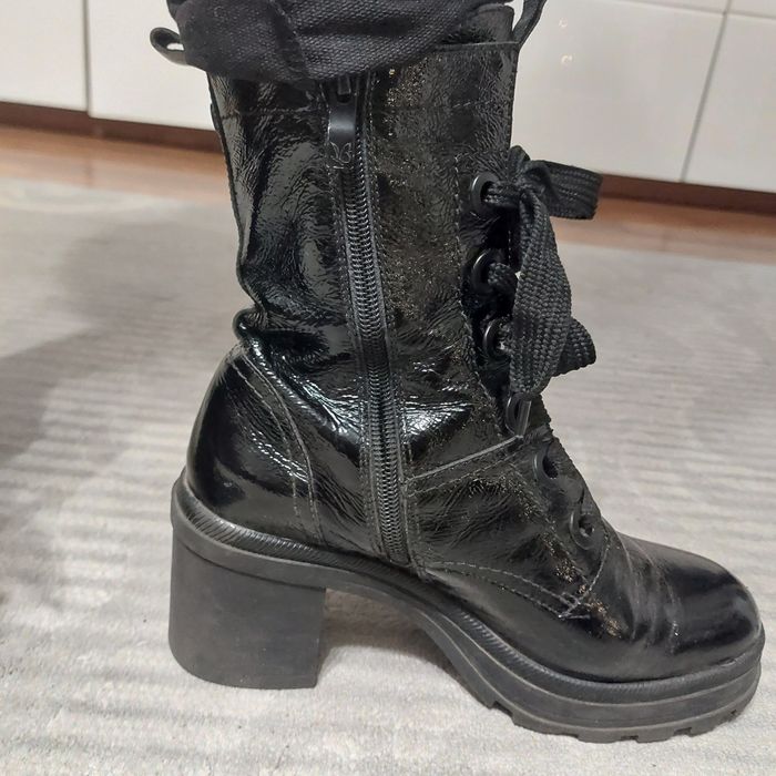 Buty damskie CAPRICE skóra naturalna lakierowana rozmiar 37