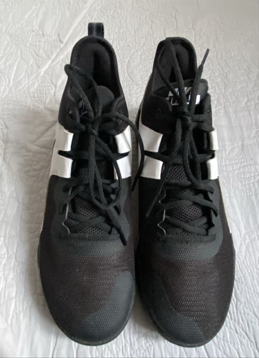 Кросовки nike в отличном состочнии.