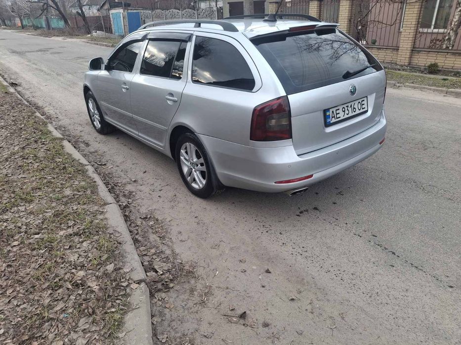 Продам Шкоду Октавиа А5 Full 1,6 ДИЗЕЛЬ