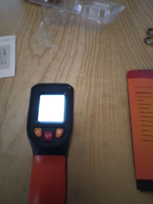 Продам лазерный пирометр до. 400°С . Абсолютно новый на батарейках
