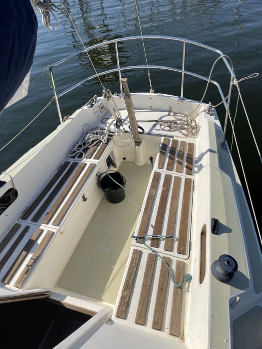 Яхта парусная Jaguar 27