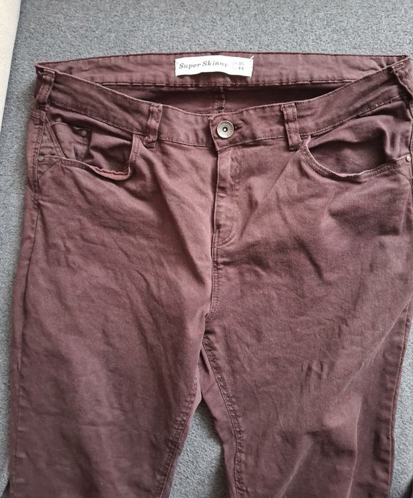 Bordowe damskie spodnie rurki 44r