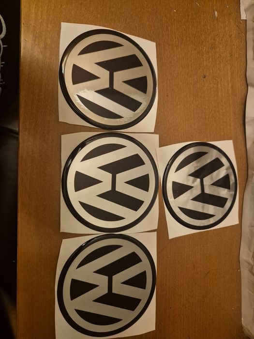 naklejki na  alu felgi  i kołpaki do Vw 8.9cm średnicy