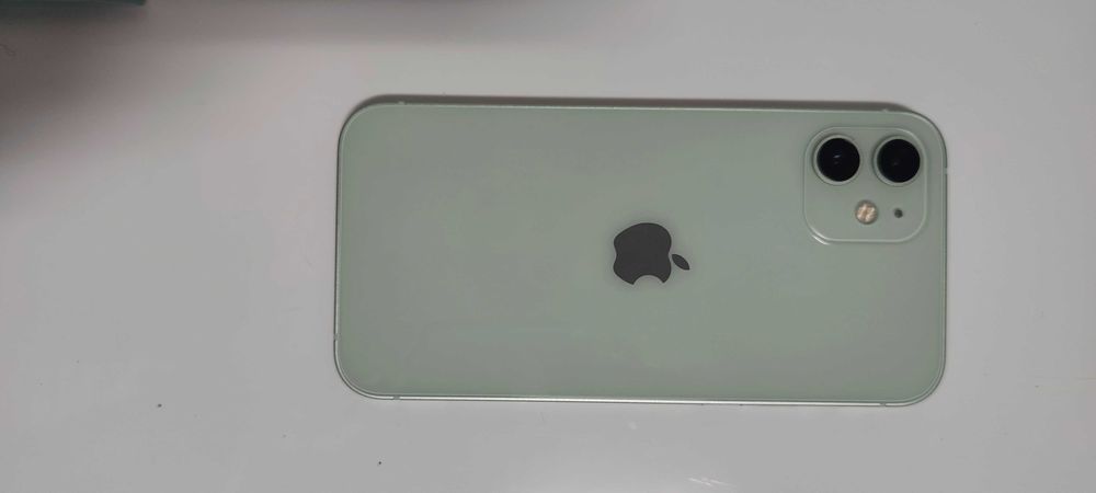 iPhone 12 APPLE- 6.1'' - 64 GB Verde