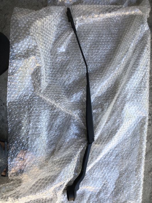 Повідець двірника лівий Ford Escape