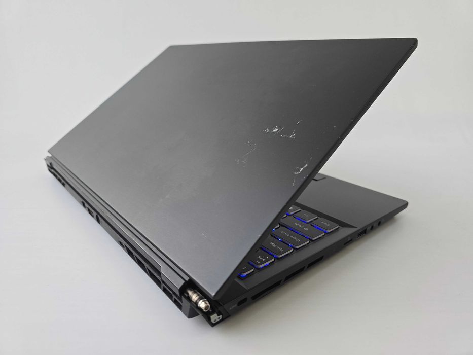 Ноутбук Clevo 15 i7 10875H/RTX 2080 Super/RAM 16GB/SSD 256GB/144Hz