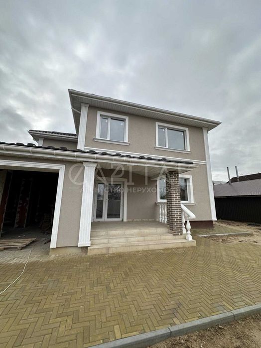 Продаж затишного будинку в Гатному, поруч Республіка, гараж