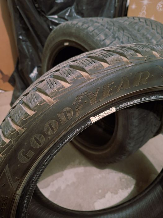 Opony zimowe GoodYear