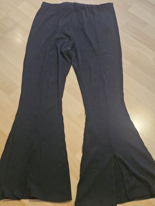 Damskie spodnie dzwony