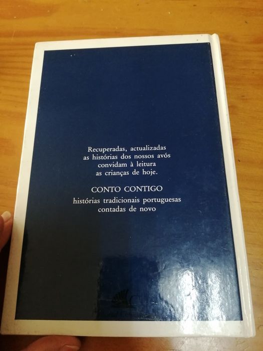 Livro "toca que toca, dança que dança"