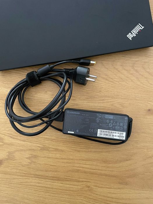 portátil Lenovo ThinkPad T470 em bom estado geral