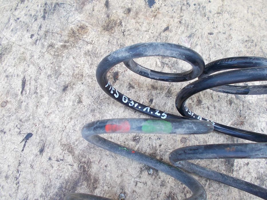 ford FIESTA 03r 1.25 16v sprężyny tył tylne 3d