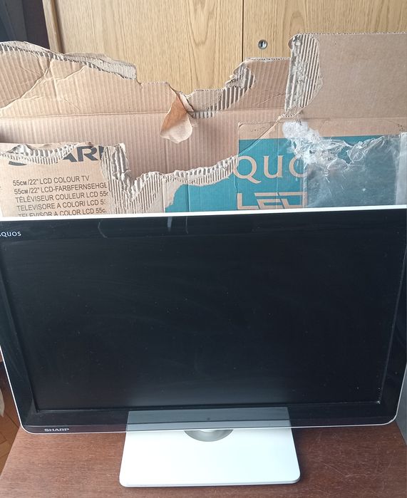 Телевізор Sharp LC-22LE320E