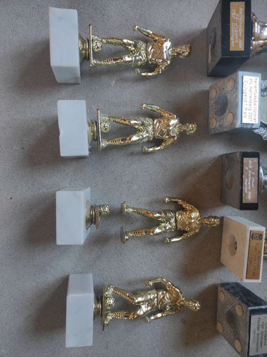 Zestaw statuetek/trofea/puchary sportowe