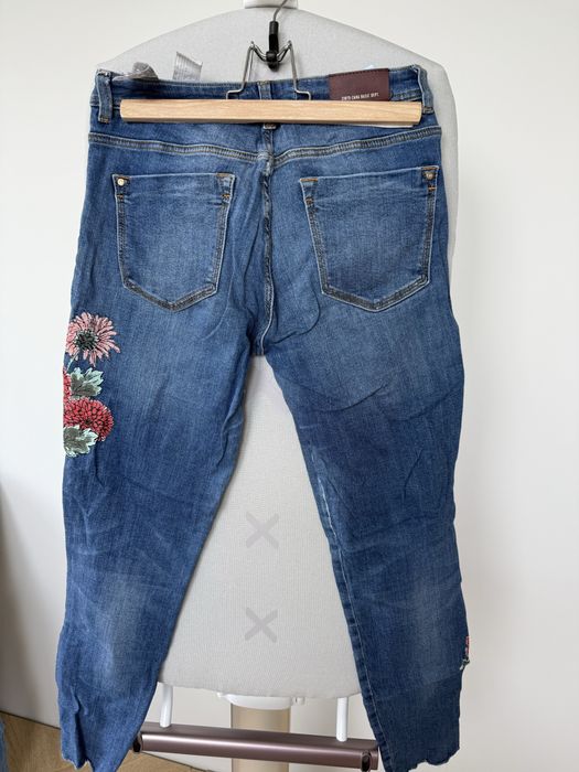 Spodnie jeansowe ZARA w kwiaty rozmiar M 38