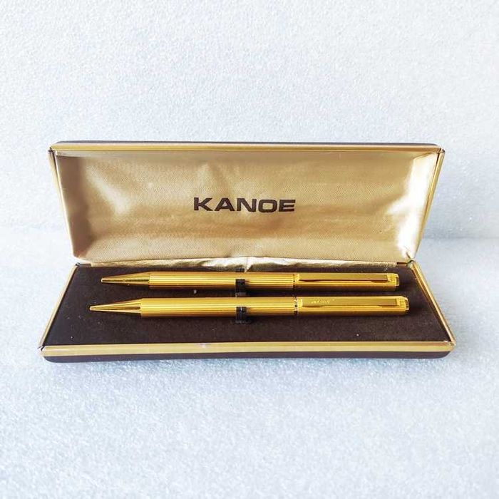 Estojo com Caneta e Lapiseira em dourado da marca Kanoe