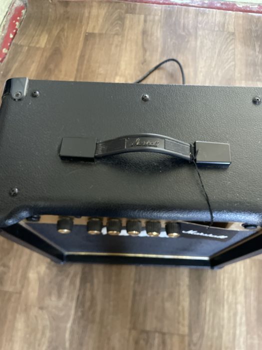 Терміново! Комбопідсилювач Marshall MG15G