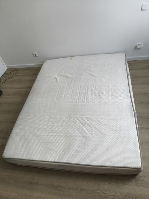 cama de casal Ikea Tarva