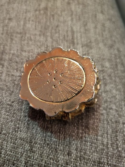 Vendo caixinha dourada urgência