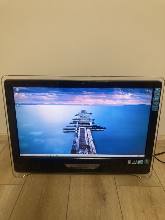 AIO Msi AE2220. 6GB ram, 120 SSD, IC2D T6600, Windows 10, Dotyk !!