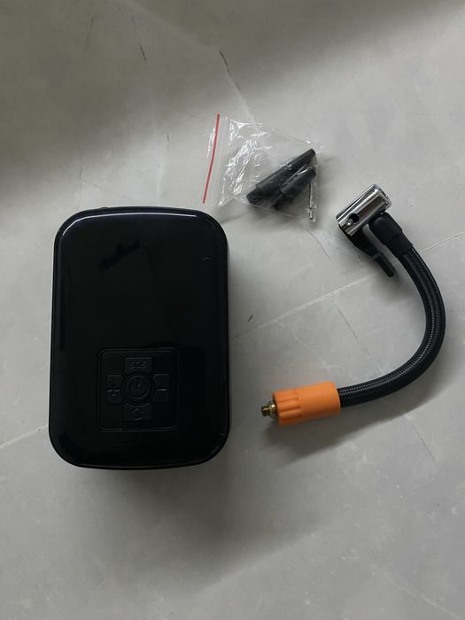 Pompka Elektryczna Kompresor Sprężarka Końcówki do Piłek Opon Balonów