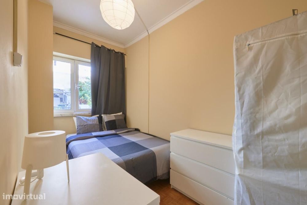 Quarto - localizado em Benfica Lisbon
