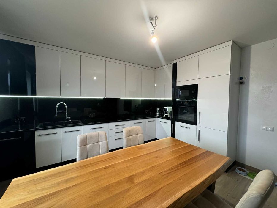 Продається будинок в Сутисках