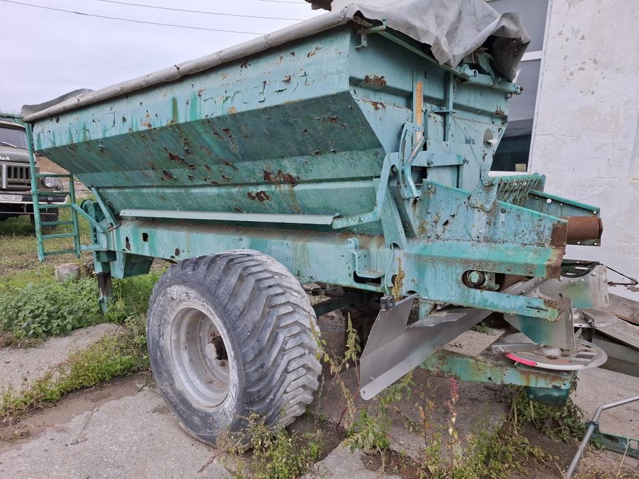 Розкидач Амазоне ZGB-5500