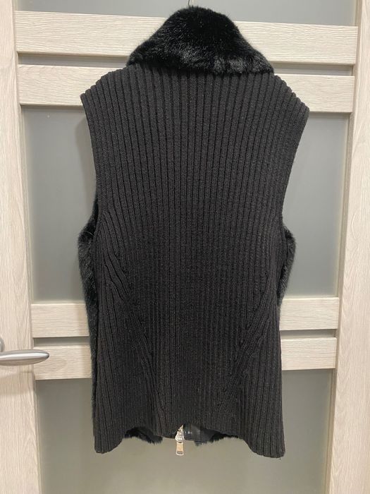 Хутряний жилет Armani Exchange, розмір XS-M